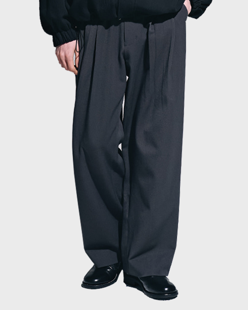 노운 Pleated wide pants (Charcoal)