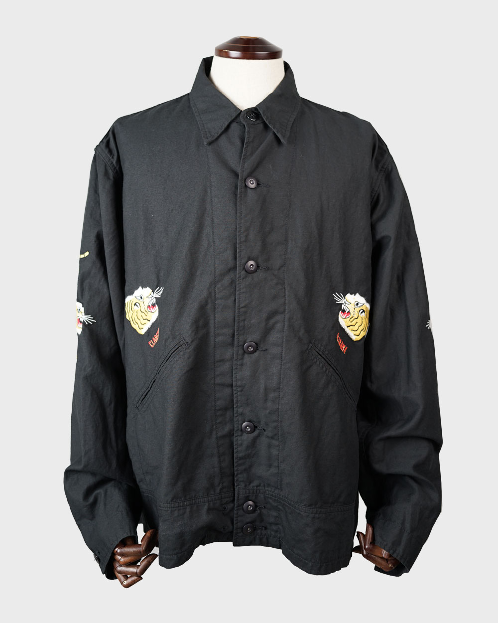 CAL O LINE Tiger souvenir jacket (Black)